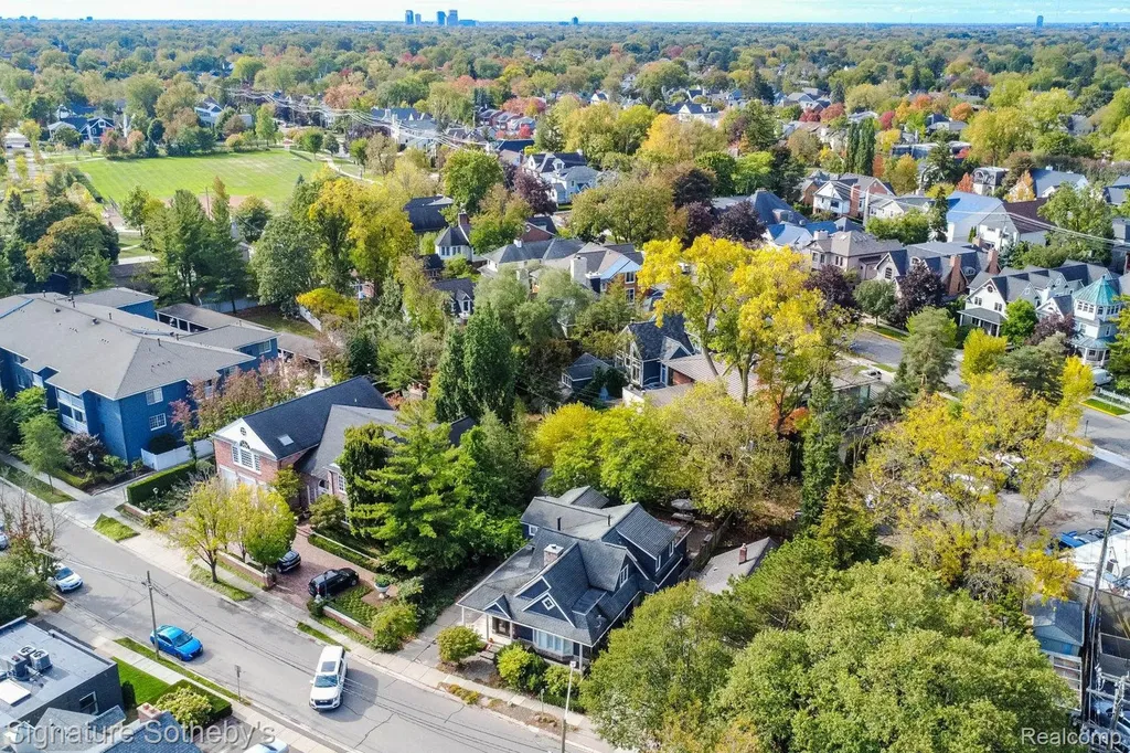 608 Purdy Street Birmingham City MI 48009