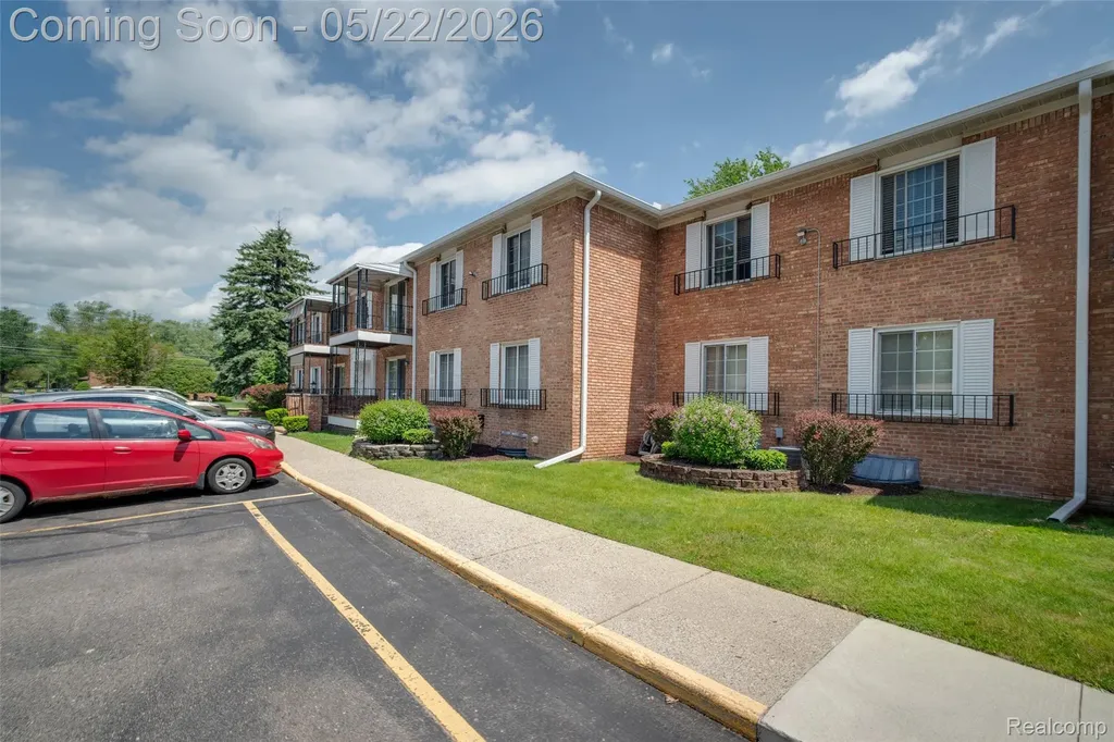 30795 Shiawassee Road Farmington City MI 48336