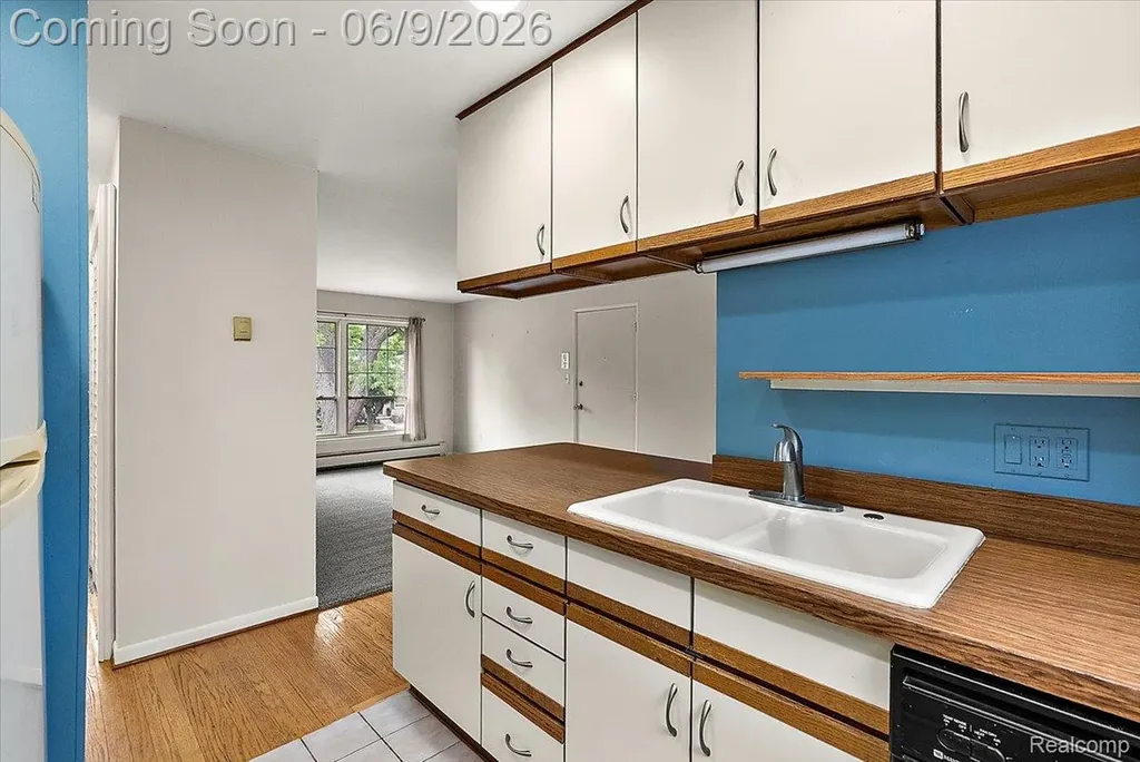 3211 Benjamin Avenue Royal Oak City MI 48073