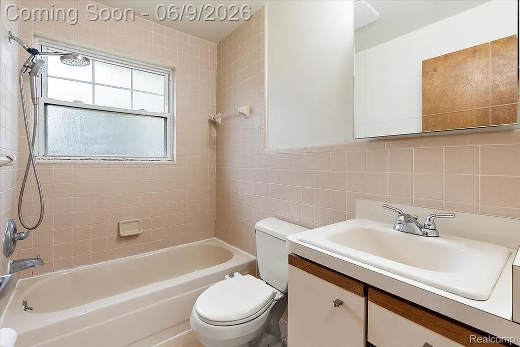 3211 Benjamin Avenue Royal Oak City MI 48073