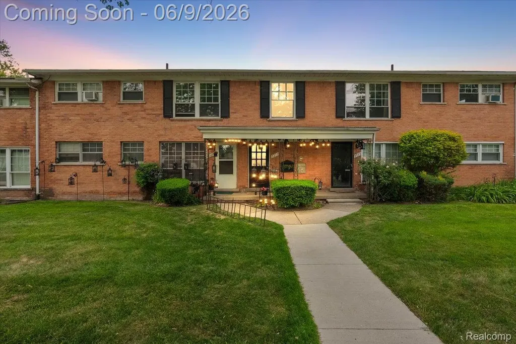 3211 Benjamin Avenue Royal Oak City MI 48073