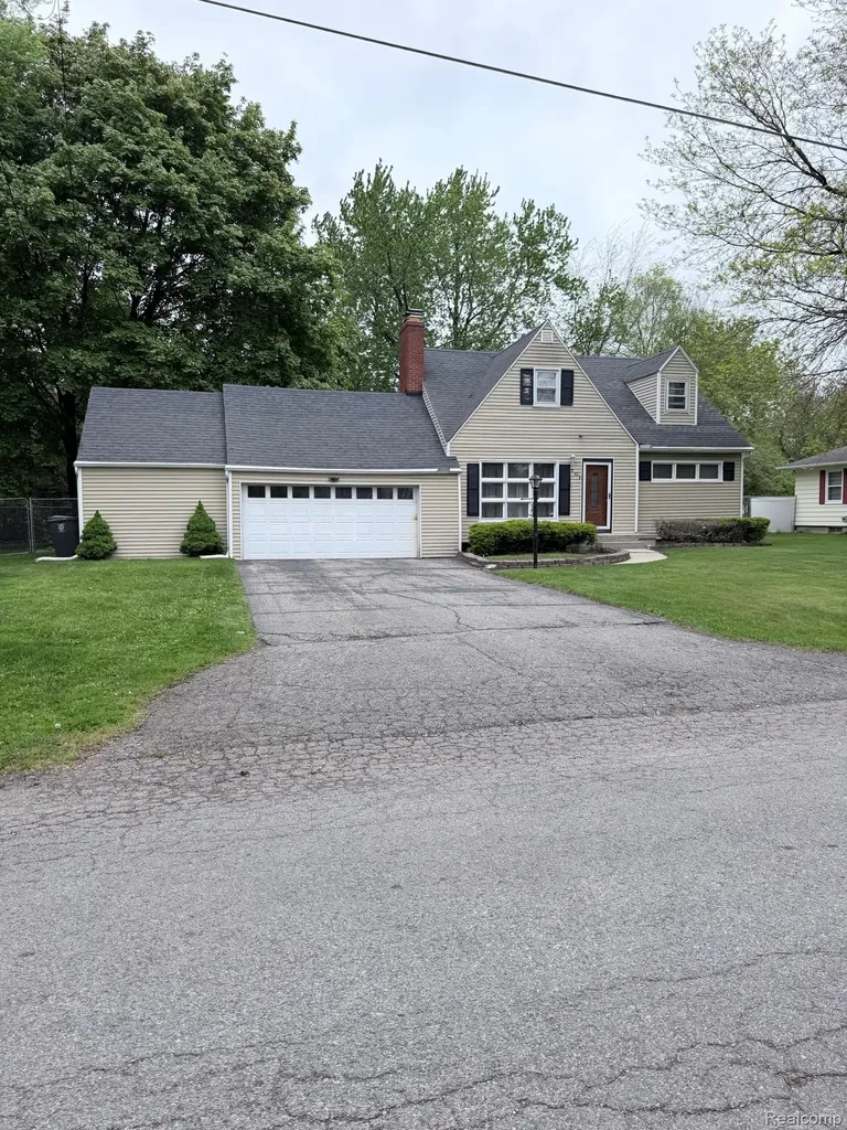 701 Algonquin Avenue Flint City MI 48507
