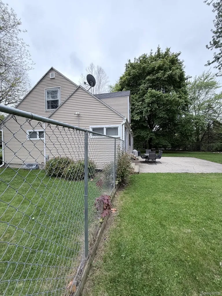701 Algonquin Avenue Flint City MI 48507