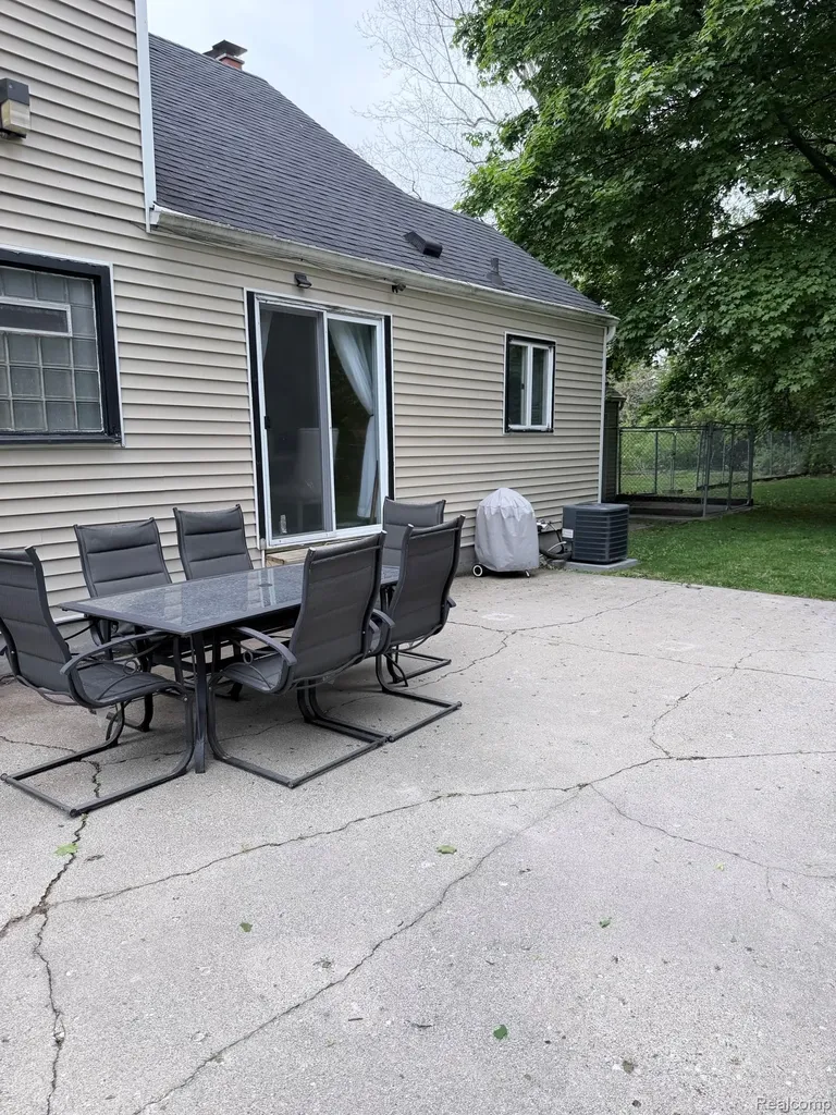 701 Algonquin Avenue Flint City MI 48507