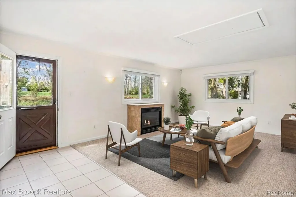 4550 Patrick Road West Bloomfield Charter Township MI 48322