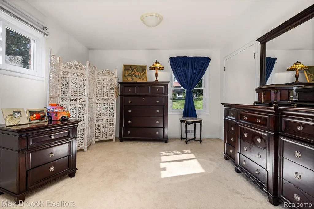 4550 Patrick Road West Bloomfield Charter Township MI 48322