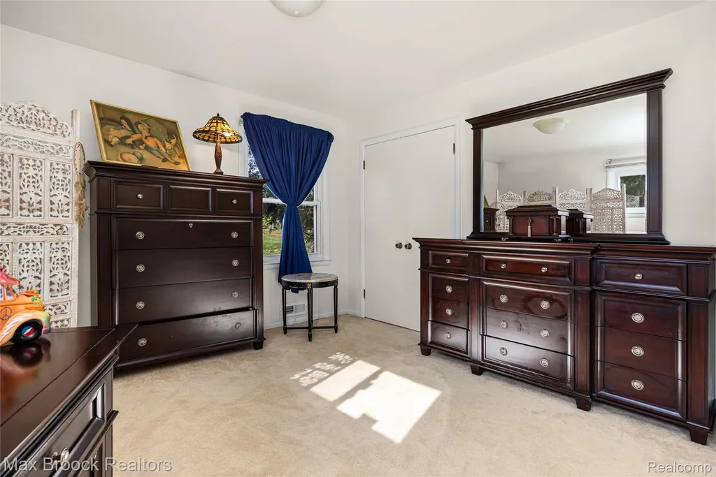 4550 Patrick Road West Bloomfield Charter Township MI 48322