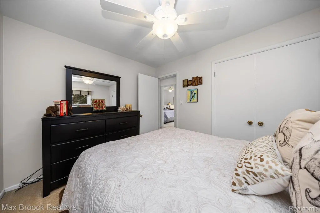 4550 Patrick Road West Bloomfield Charter Township MI 48322