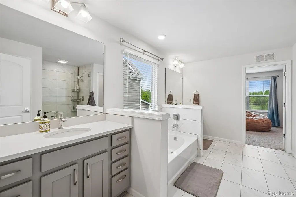 53217 Bay Laurel Lane South Lyon City MI 48178