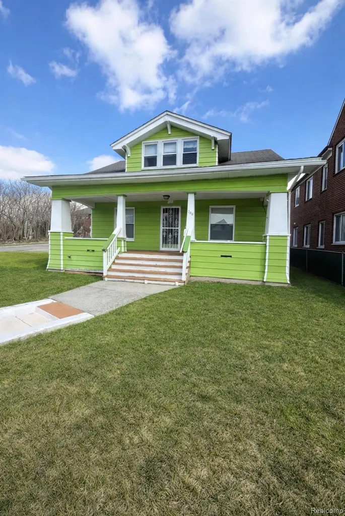 388 N Perry Street Pontiac City MI 48342