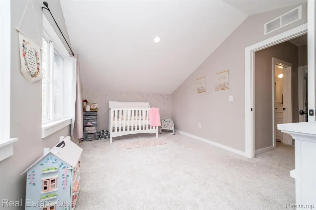 515 S Michigan Avenue Howell City MI 48843