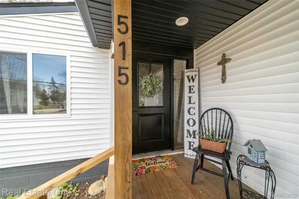 515 S Michigan Avenue Howell City MI 48843