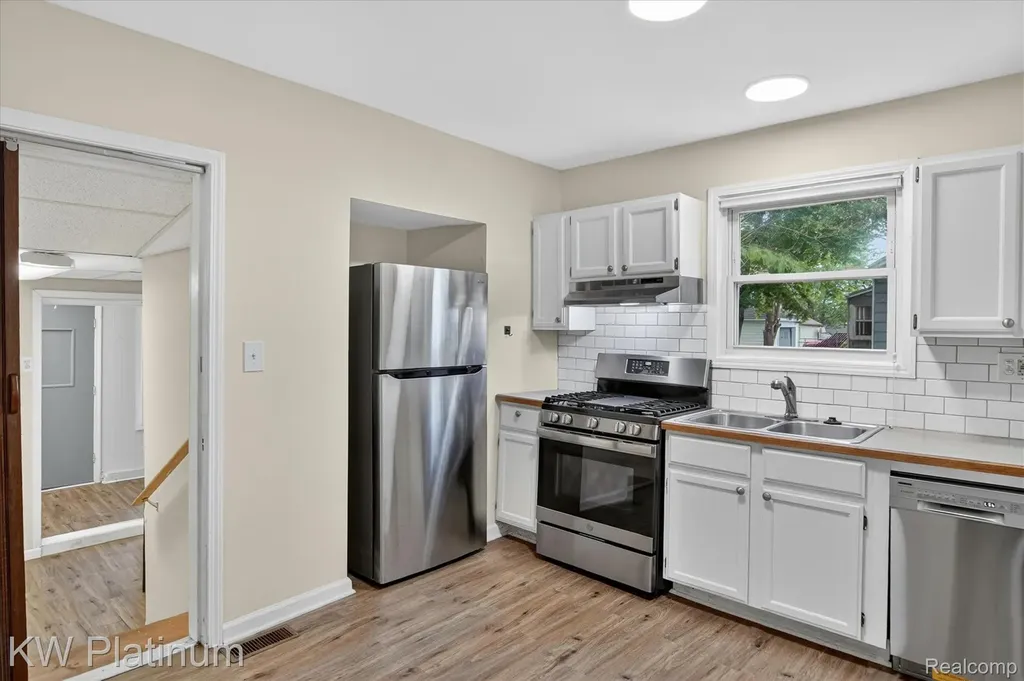 22436 Doremus Street St. Clair Shores City MI 48080