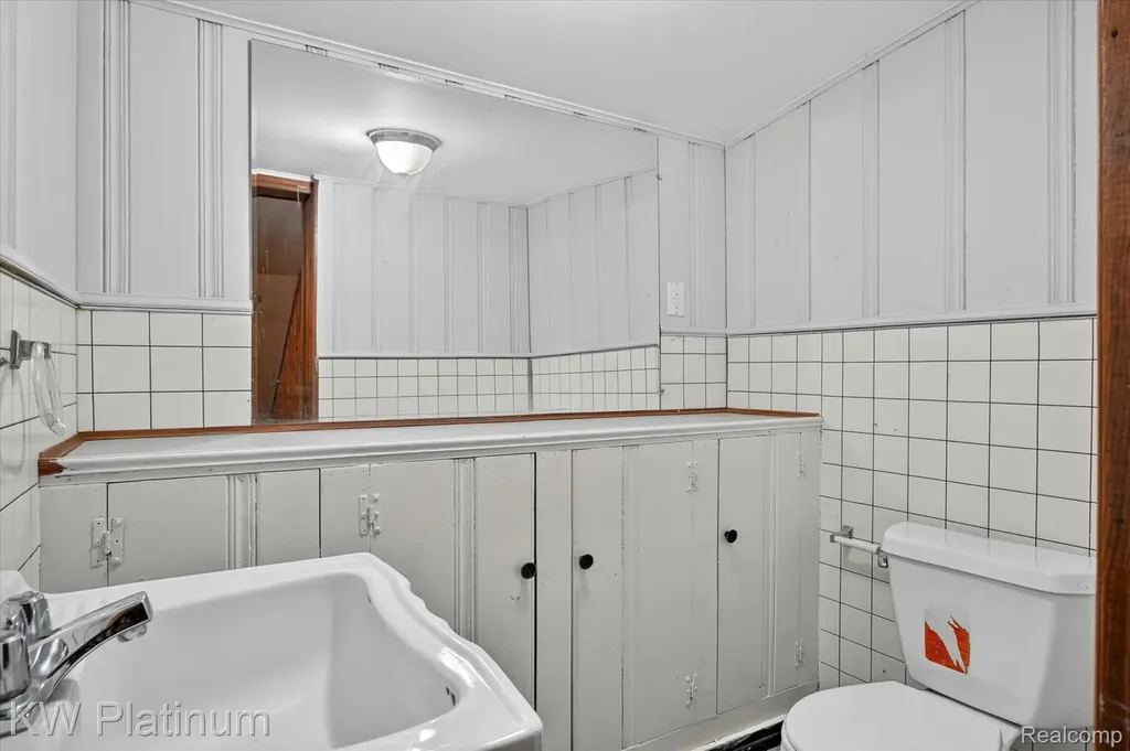 22436 Doremus Street St. Clair Shores City MI 48080