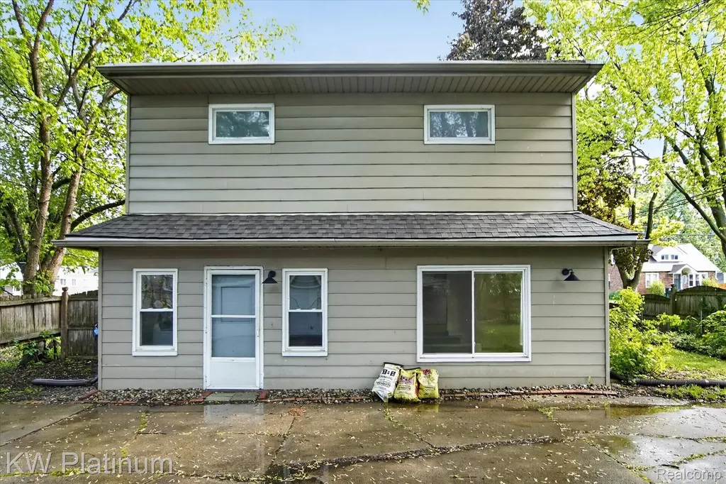 22436 Doremus Street St. Clair Shores City MI 48080