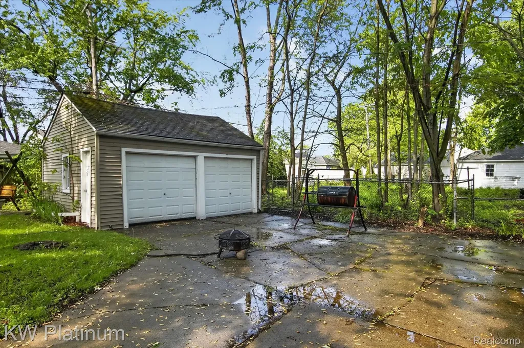 22436 Doremus Street St. Clair Shores City MI 48080