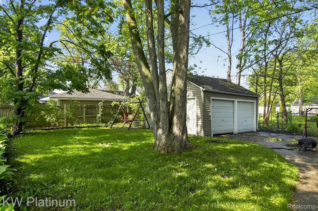 22436 Doremus Street St. Clair Shores City MI 48080