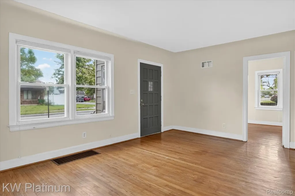 22436 Doremus Street St. Clair Shores City MI 48080