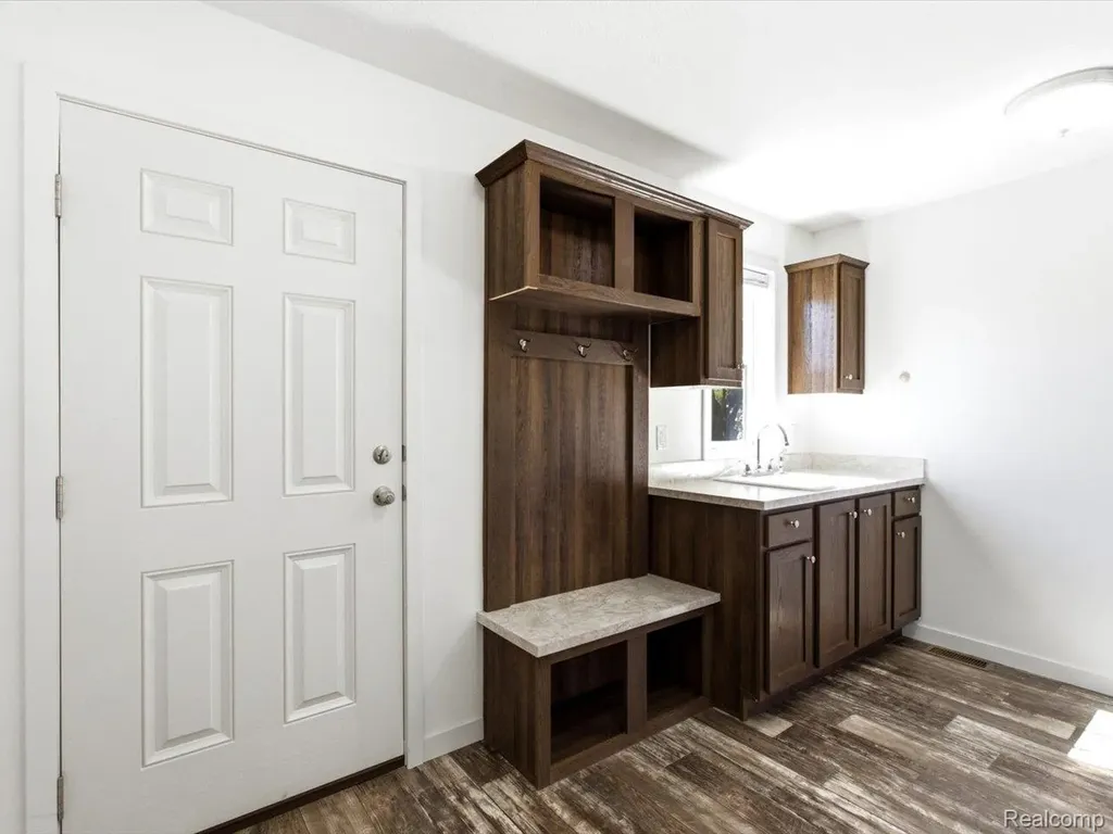 10914 Le Grande Court Ira Township MI 48023