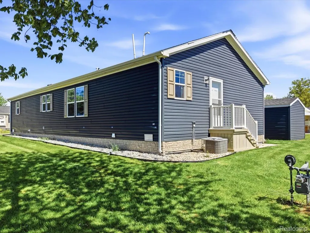 10914 Le Grande Court Ira Township MI 48023