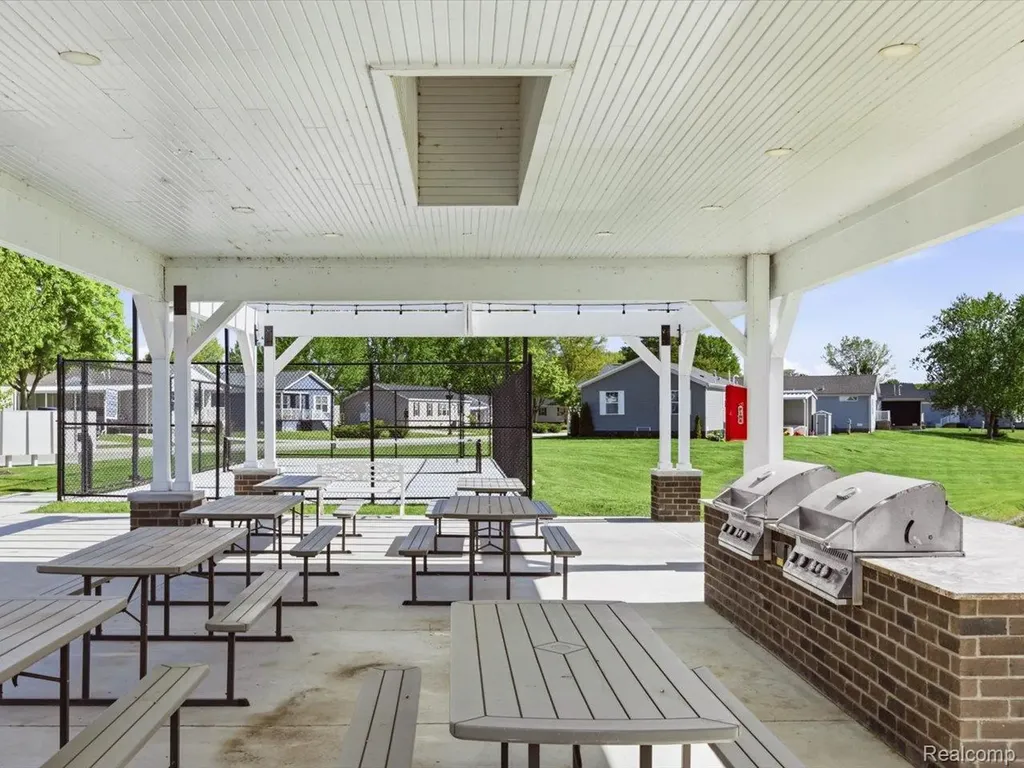 10914 Le Grande Court Ira Township MI 48023