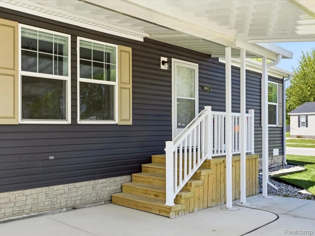 10914 Le Grande Court Ira Township MI 48023