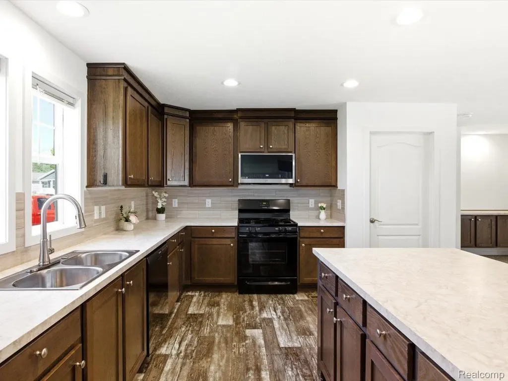 10914 Le Grande Court Ira Township MI 48023