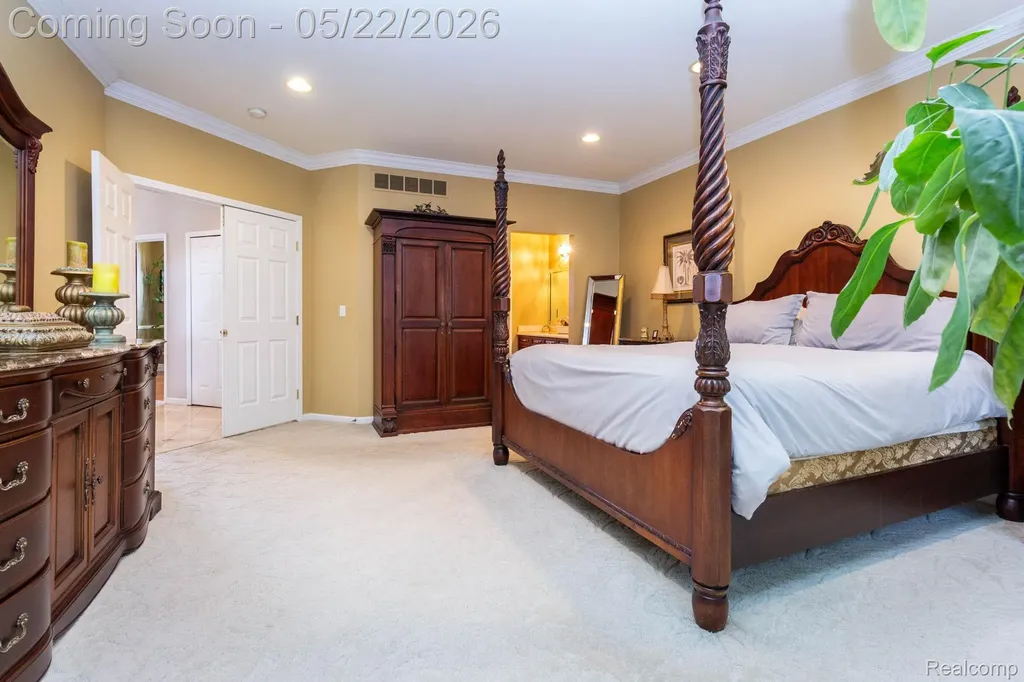 18610 Turnberry Drive Macomb Township MI 48044