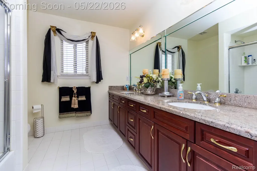 18610 Turnberry Drive Macomb Township MI 48044
