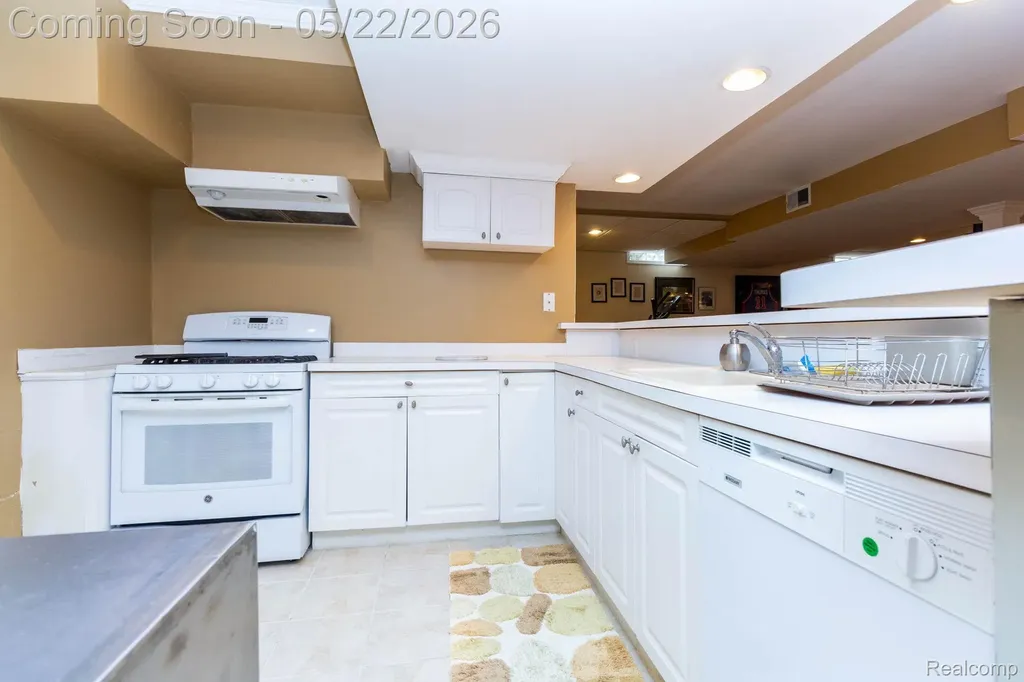 18610 Turnberry Drive Macomb Township MI 48044
