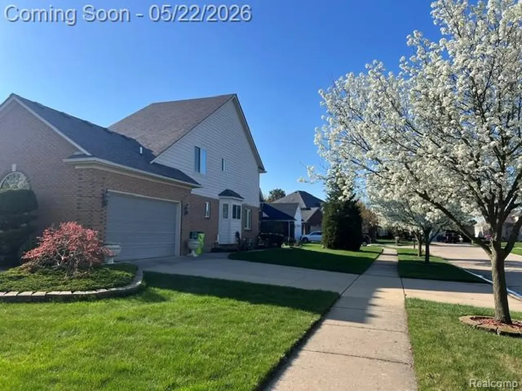 18610 Turnberry Drive Macomb Township MI 48044