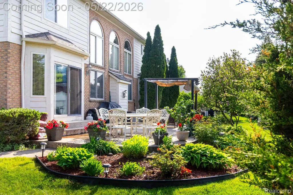 18610 Turnberry Drive Macomb Township MI 48044
