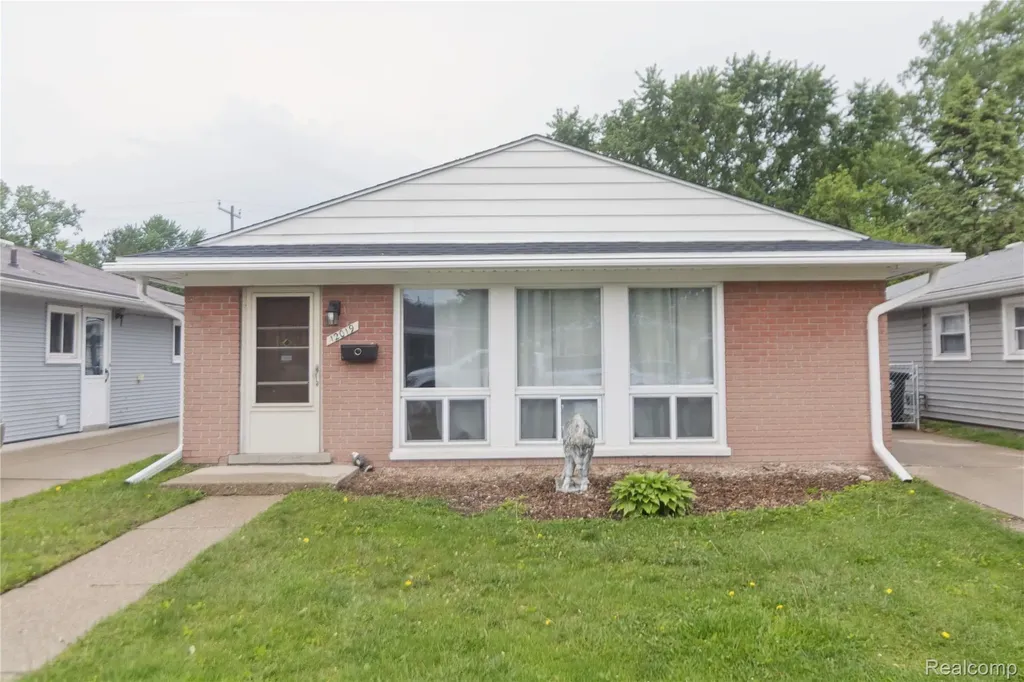 12019 Arcola Street Livonia City MI 48150