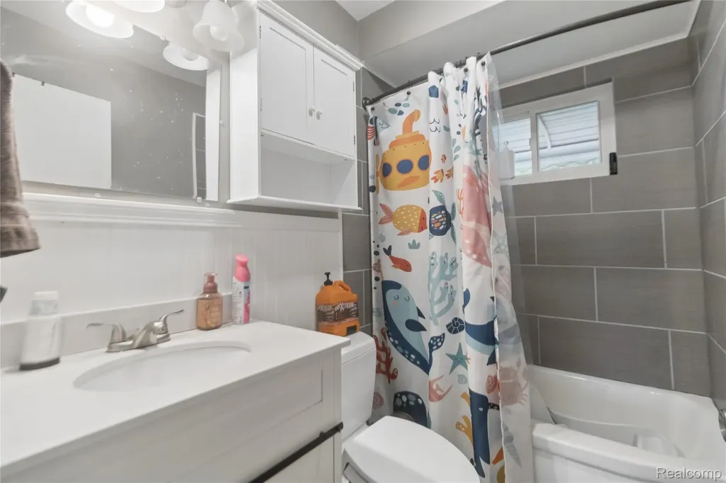 12019 Arcola Street Livonia City MI 48150