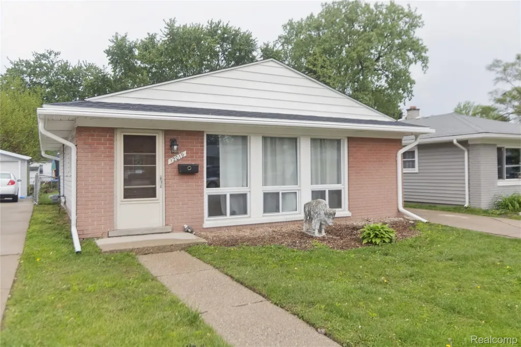 12019 Arcola Street Livonia City MI 48150