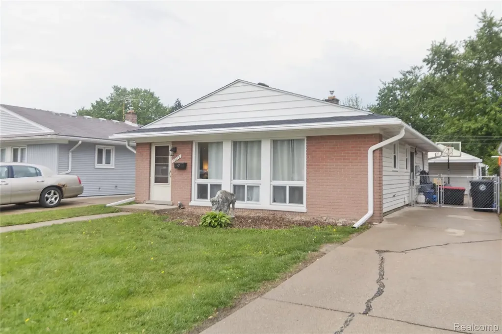12019 Arcola Street Livonia City MI 48150