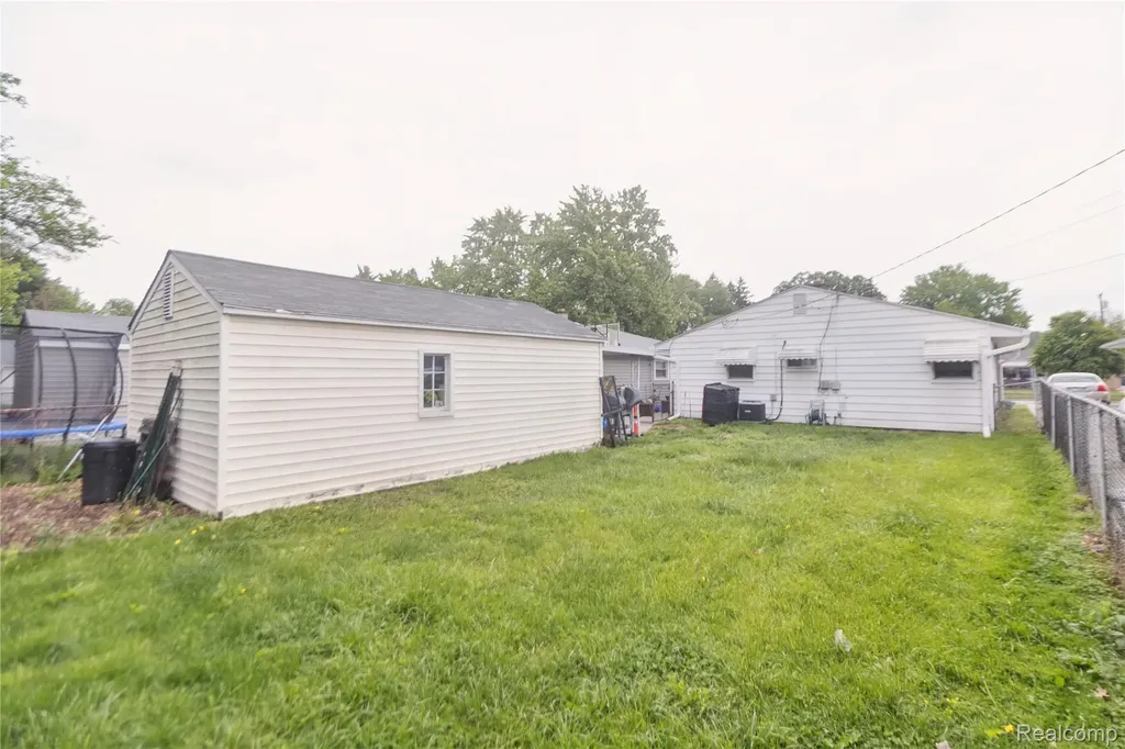 12019 Arcola Street Livonia City MI 48150