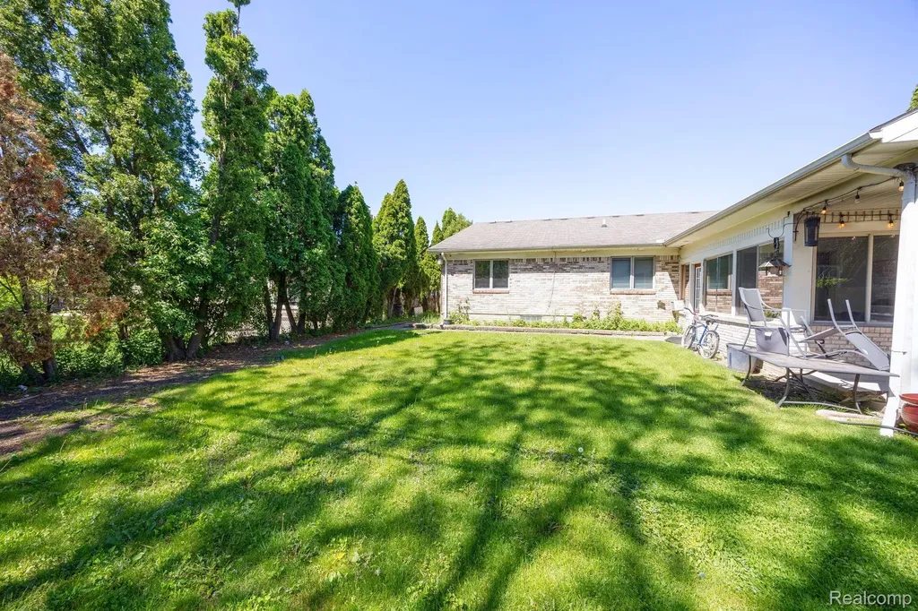 5858 Reuter Street Dearborn City MI 48126