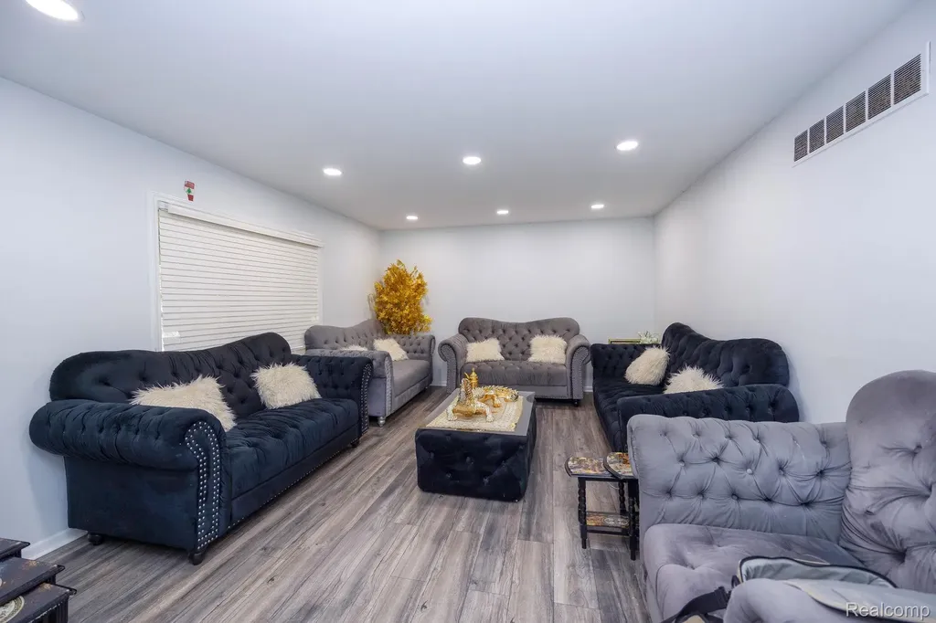 5858 Reuter Street Dearborn City MI 48126