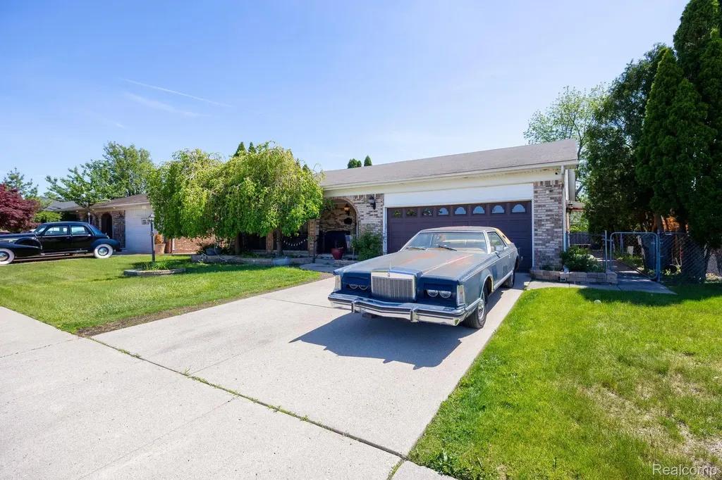 5858 Reuter Street Dearborn City MI 48126