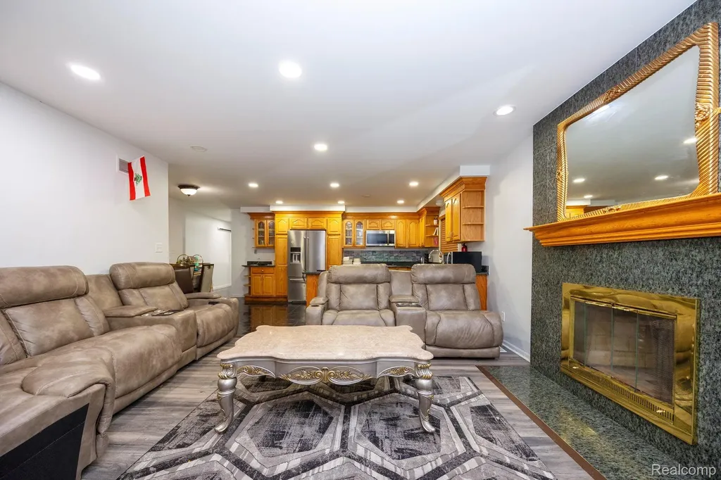 5858 Reuter Street Dearborn City MI 48126