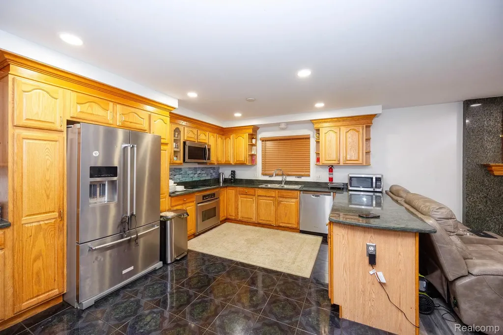 5858 Reuter Street Dearborn City MI 48126