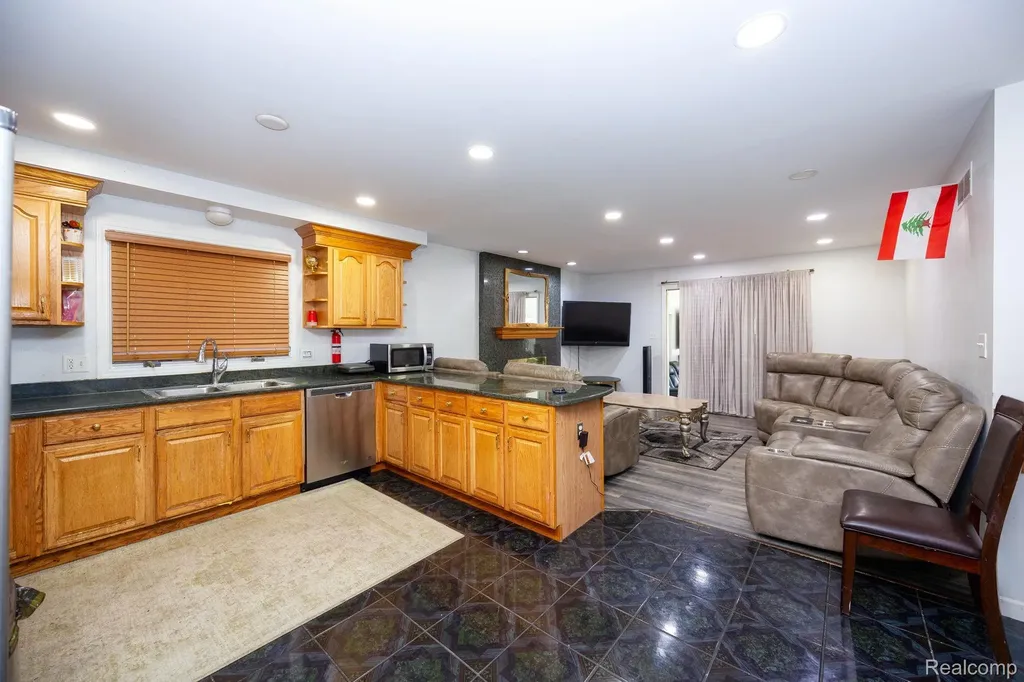 5858 Reuter Street Dearborn City MI 48126