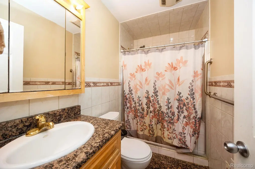 5858 Reuter Street Dearborn City MI 48126