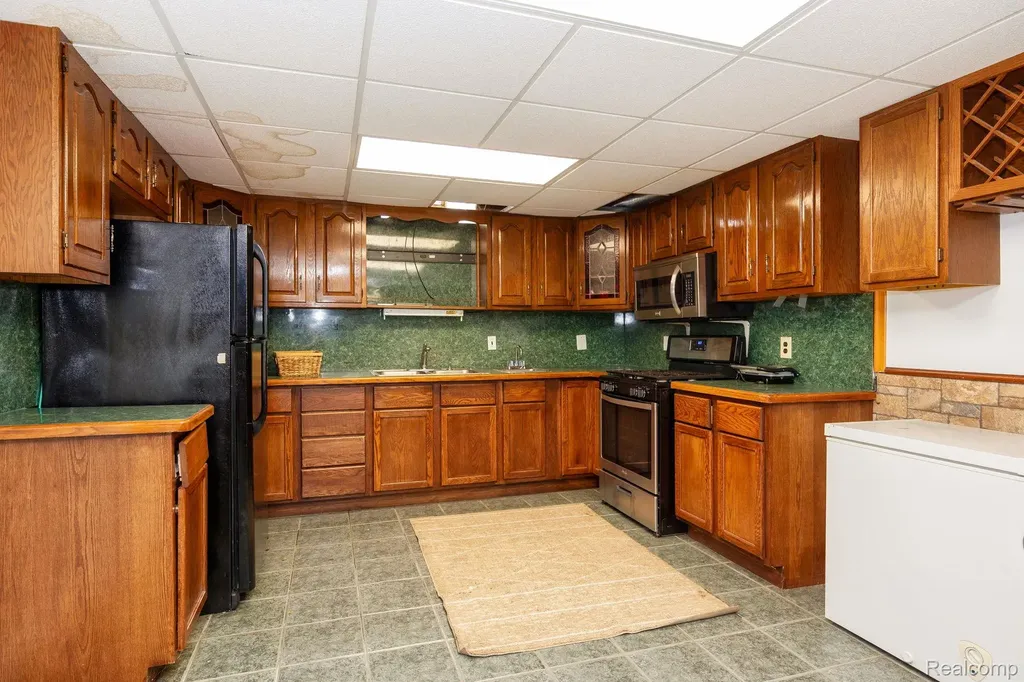 5858 Reuter Street Dearborn City MI 48126