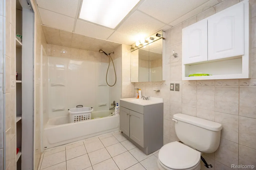 5858 Reuter Street Dearborn City MI 48126