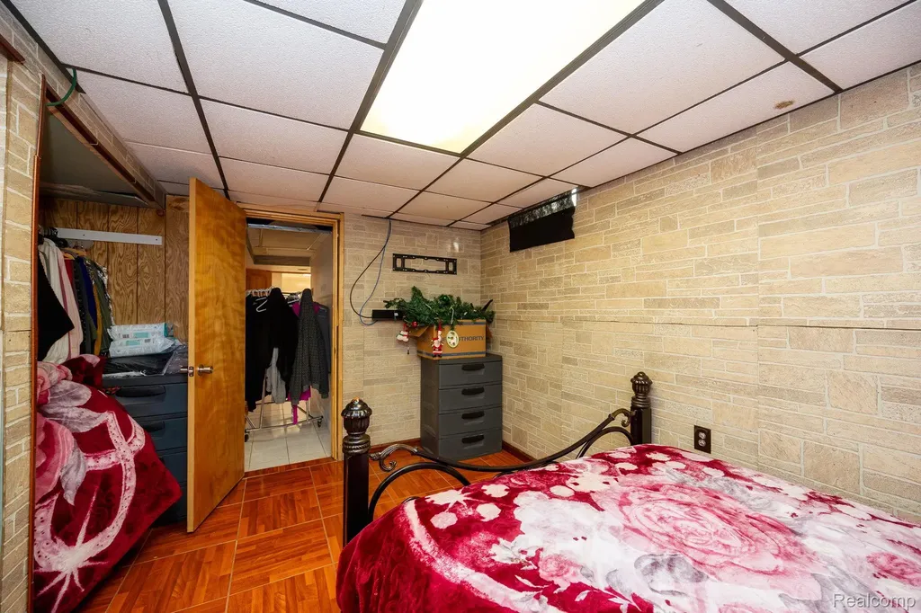 5858 Reuter Street Dearborn City MI 48126