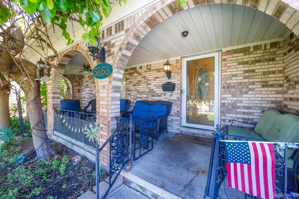 5858 Reuter Street Dearborn City MI 48126