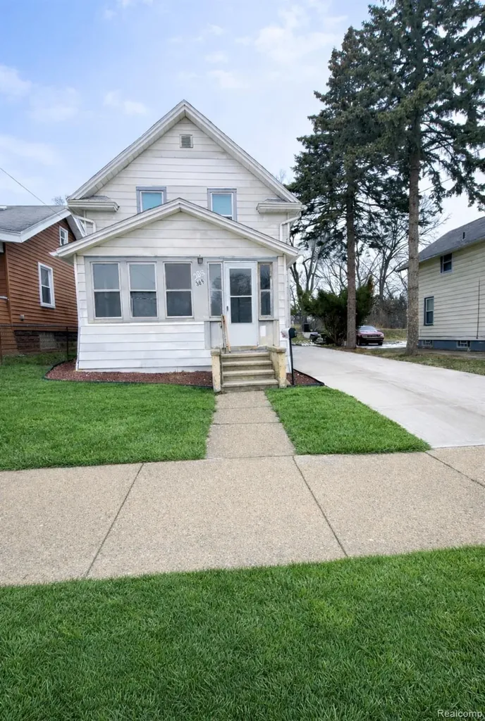 385 Whittemore Street Pontiac City MI 48342