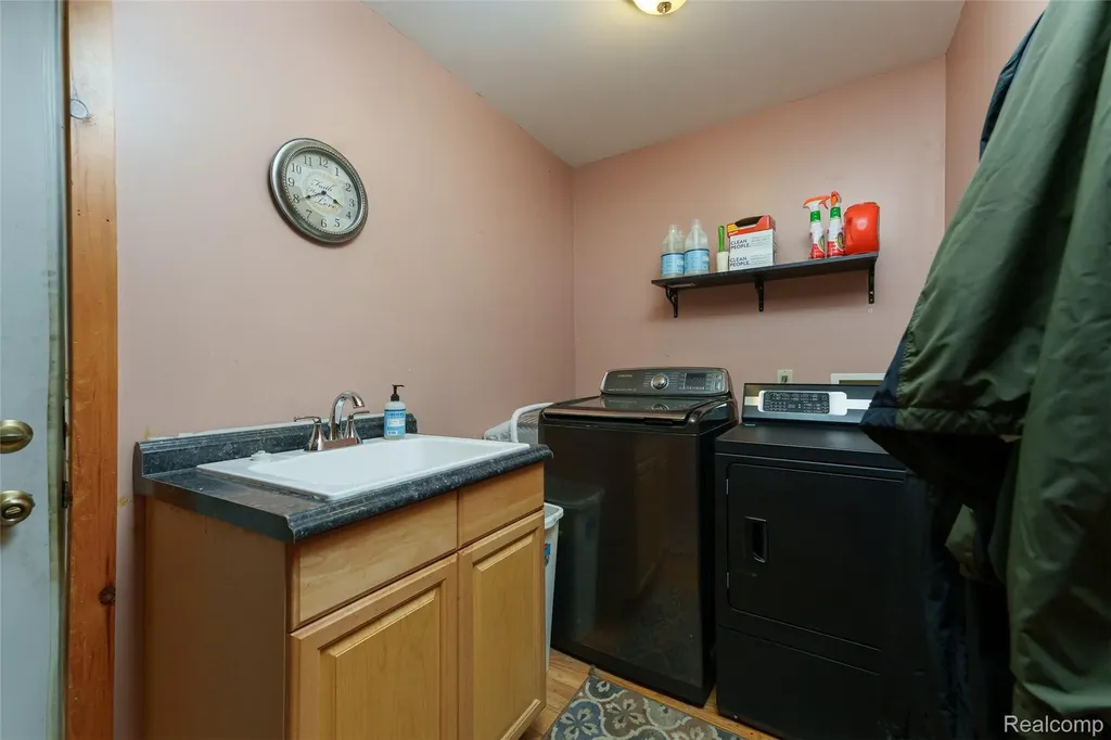 2500 E Jones Road Deerfield Township MI 48855